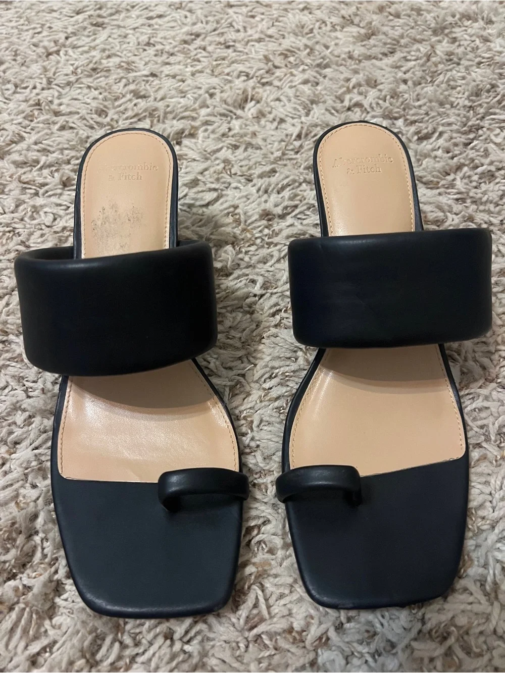 Abercrombie & Fitch Black Toe-Loop Slide Mules